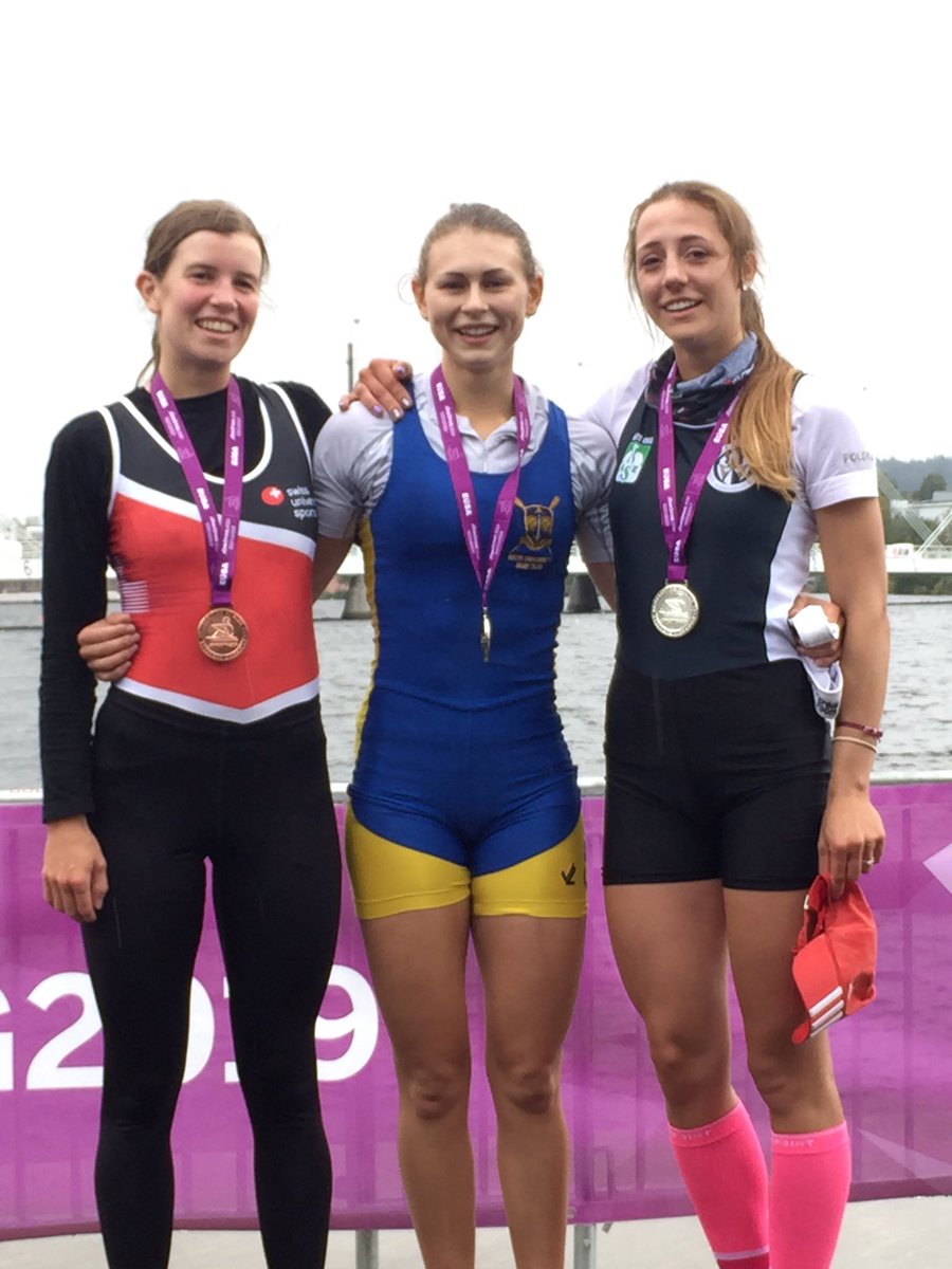 JLee_Row's tweet photo. First medal race, first gold for @GBUniversities.
Many congratulations to Bath’s @LauraEmily96 for a well-earned 🥇 in the lightweight women’s 1x
#GBUniversities #CrewBath https://t.co/ELjy2QqBSe