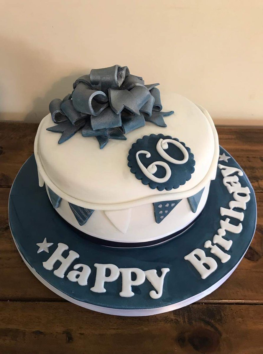 adorable_bitchx's tweet image. Collected my dad's birthday cake yesterday. It's vanilla sponge with caramac buttercream &amp;amp; shards of it through the layers 😋

Can't wait to dive in n try it tomorrow xxx
#hollyshotcakes #specialbirthday #formydad