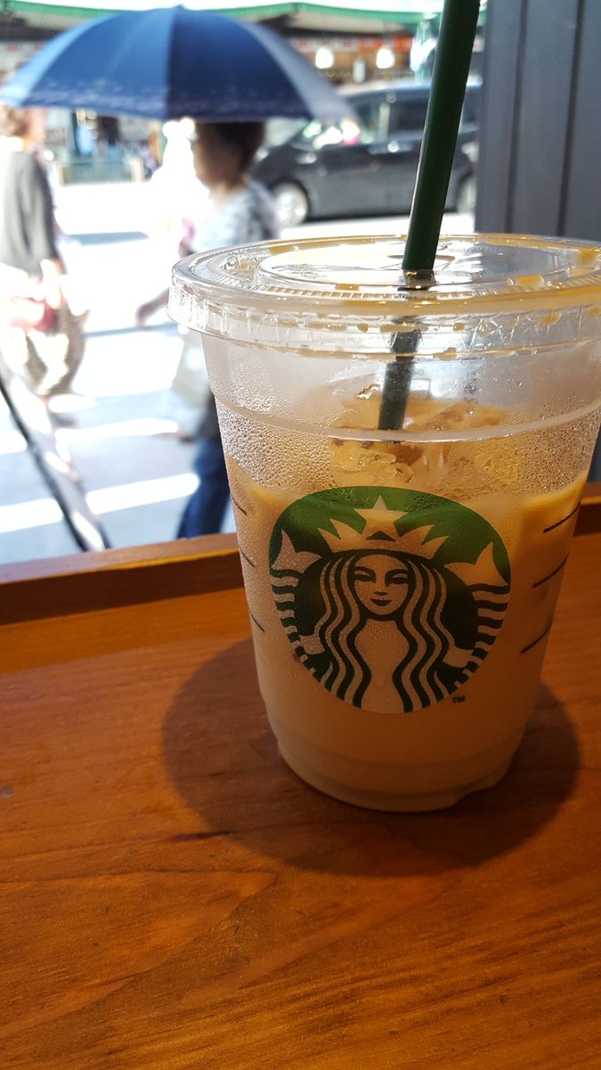 IzziBarker's tweet photo. Even in Kyoto, when you need your fix, you need your fix! #JapanLife #findingmyhappyplace https://t.co/xTl7nULz1H