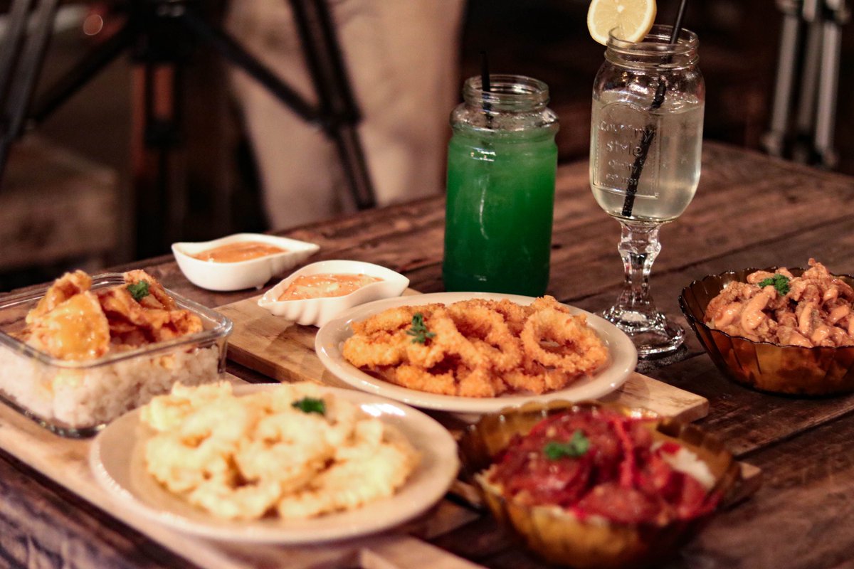 sagingrepablik's tweet photo. Let's unwind and enjoy for a while with #deq's refreshing drinks, delectable food, and relaxing music located at Tionko Avenue corner V. Mapa Street, Davao City.
Happy weekend! 🍌
#relax #sagingrepablik https://t.co/Wxgtl1DER1