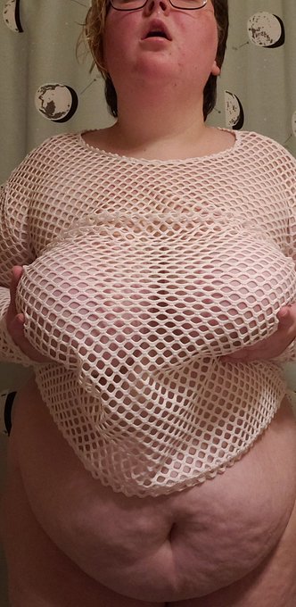 ~☆♡post shower contentz♡☆~ #fishnet #tits #belly https://t.co/Q4UOcXjCVv<a href="/tag/fishnet"class="tags">#fishnet</a><a href="/tag/tits"class="tags">#tits</a><a href="/tag/belly"class="tags">#belly</a>