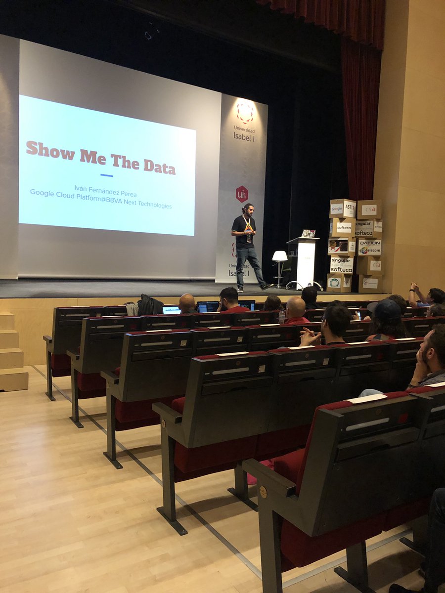 UI1TECNOLOGIA's tweet photo. #MorcillaConf
Nos ponemos en marcha con el primer track y el primer taller del día. Hablamos de #Data en "Show me the #Data", con Iván Fernández de @BBVANext, y damos los primeros pasos en crear #apps con Carlos Macías Martín en "Introducción al desarrollo #Android con #Kotlin" https://t.co/Wb56Rws0eC