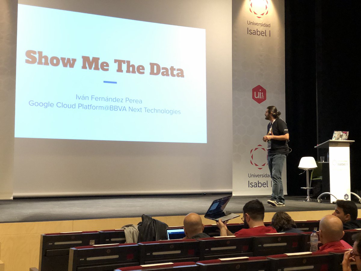 UI1TECNOLOGIA's tweet photo. #MorcillaConf
Nos ponemos en marcha con el primer track y el primer taller del día. Hablamos de #Data en "Show me the #Data", con Iván Fernández de @BBVANext, y damos los primeros pasos en crear #apps con Carlos Macías Martín en "Introducción al desarrollo #Android con #Kotlin" https://t.co/Wb56Rws0eC