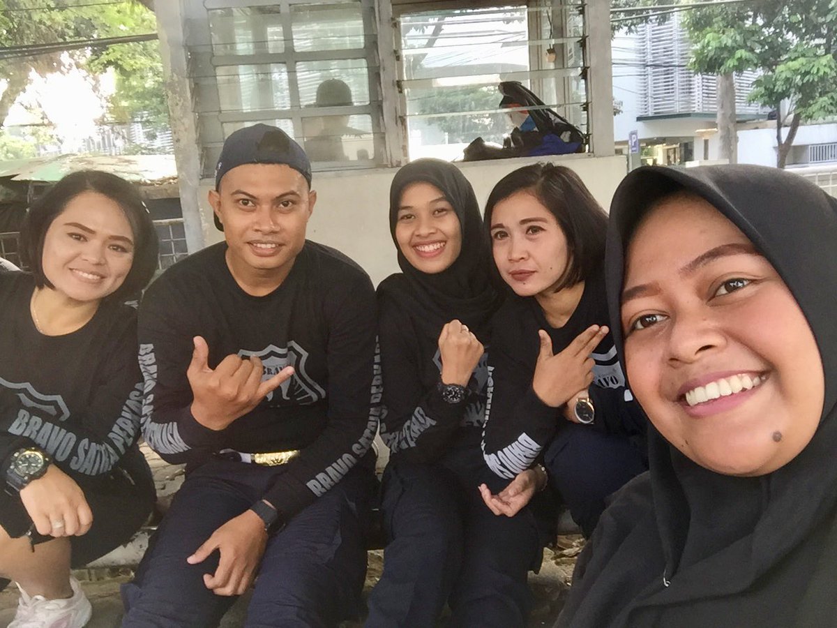 endruxander88's tweet photo. With #secwanindonesia #secwanCantik #Bjb #BSP #securityGuard #Binlat https://t.co/R8eu0Shzr5