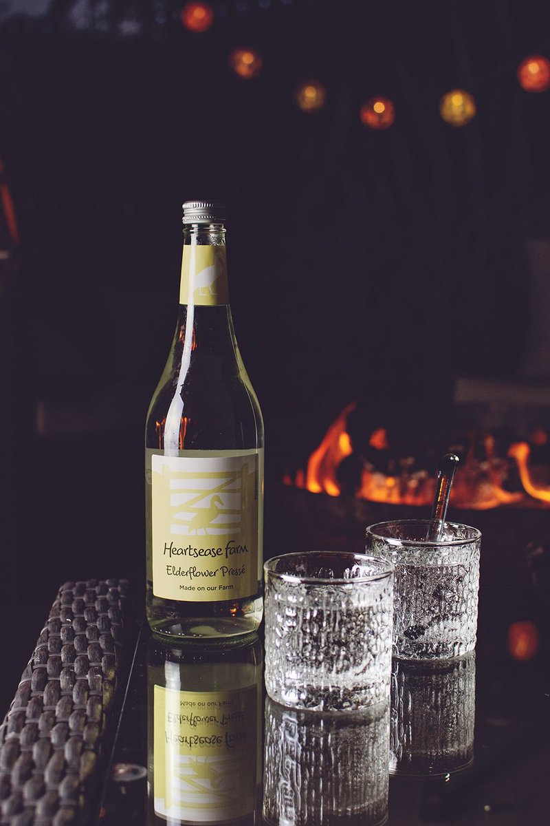 Looking for an interesting soft drink to brighten up your Saturday evening drinks? Our lightly sparkling Elderflower presse has all the finesse of an alcoholic drink but without the booze! Serve it up right in a nice glass, ice and fruit garnish! #noalcohol #sobersaturdays