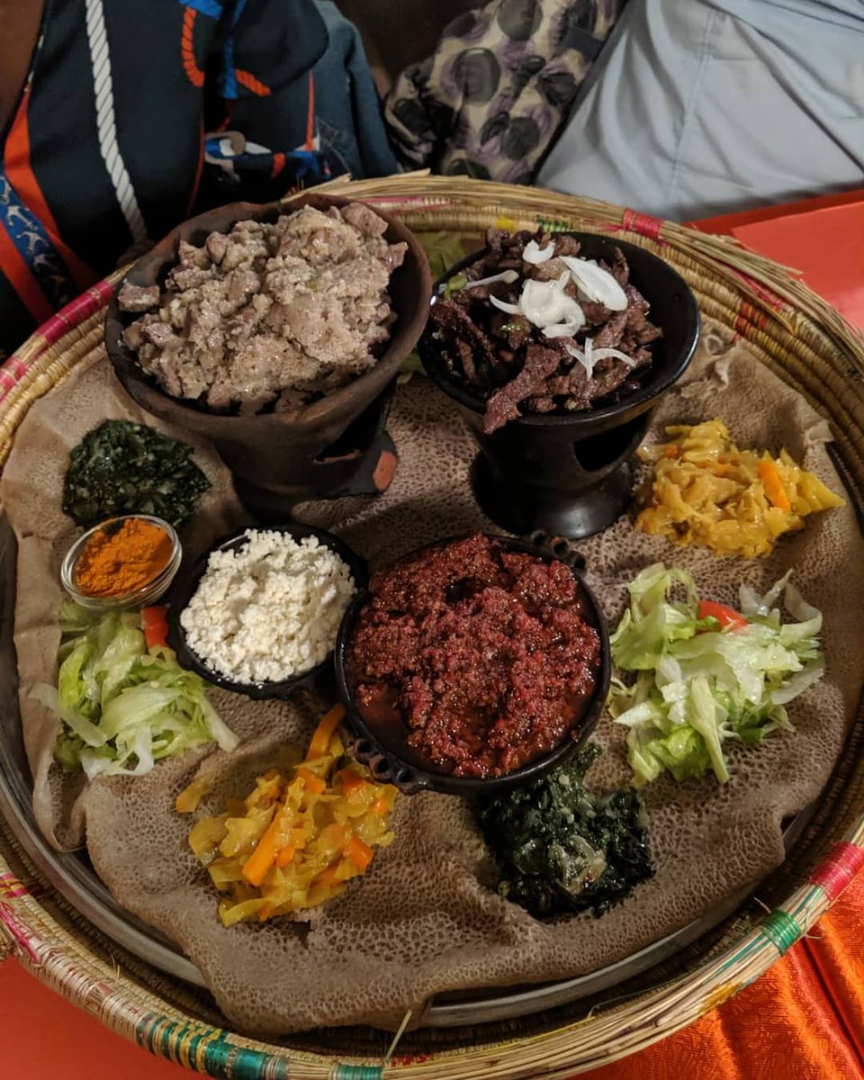jeudis_ch's tweet photo. La Grande Tablée se serait crue à Addis Abeba 🍽😋🇪🇹 C'était hier soir au Mesob pour un voyage de saveurs 🛫🌍 #jeudis #francophones #jeudisfrancophones #Zürich  #grandetablée #dîner #convivialité #exotisme #découverte #enviedevoyager #onestbien https://t.co/FuKvhJNLap