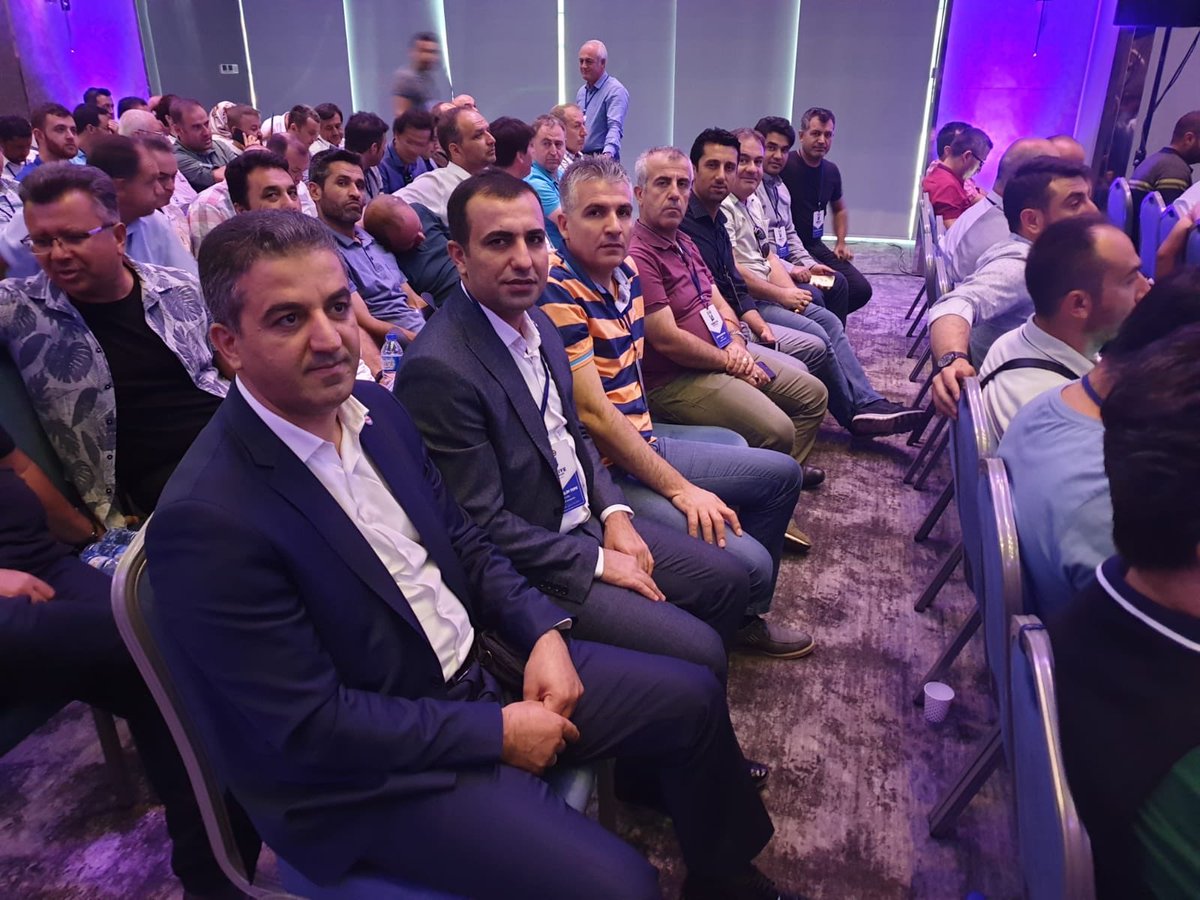 Sözleşmeli meslektaşlarımıza 3+1 geldi ama sorunları çözülmedi. İlk arada -Kasım ayında- aileler birleşmeli ve sorun yumağına ve kangrene dönüşen ve kadrolu meslektaşı ile arasında  26 farkın olduğu bu istihdam şekli son bulmalı. Yapılan işler aynı haklar farklı olmamalı.