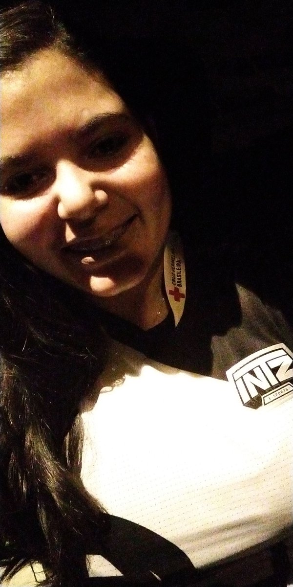 CarolineDant's tweet photo. Força Intrépidos, hj amanheci com o manto e torcendo por mais um título... #GoINTZ #GoCBLol #ForçaIntrépida https://t.co/xA7vi5JUgL