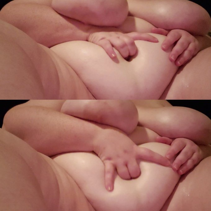 Stills from my latest vid! #bellykink #bellybutton #bellyworship #bbw #bellybuttonplay https://t.co/<a href="/tag/bellykink"class="tags">#bellykink</a><a href="/tag/bellybutton"class="tags">#bellybutton</a><a href="/tag/bbw"class="tags"><span>#bbw</span></a><a href="/tag/bellyworship"class="tags"><span>#bellyworship</span></a><a href="/tag/bellybuttonplay"class="tags"><span>#bellybuttonplay</span></a>
