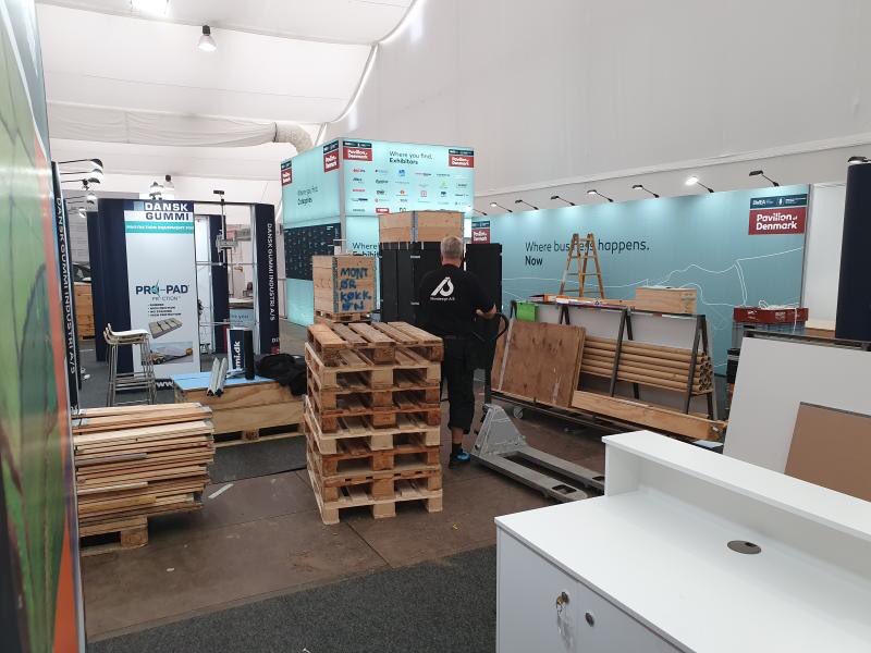 sorendwea's tweet photo. #DWEA er klar til efterårets fremstødsprogram. Starter med #HUSUMWIND i næste uge Derudover skal vi også til #chinawindpower, #AWEAoffshore, #WindEurope offshore exhibtion i KBH &amp; konferencer i Tykiet og Spanien. Vi SES! Gør du? #pavilionofdenmark #dkeksport #dkvind #dkgreen https://t.co/y6S3KZDiu5