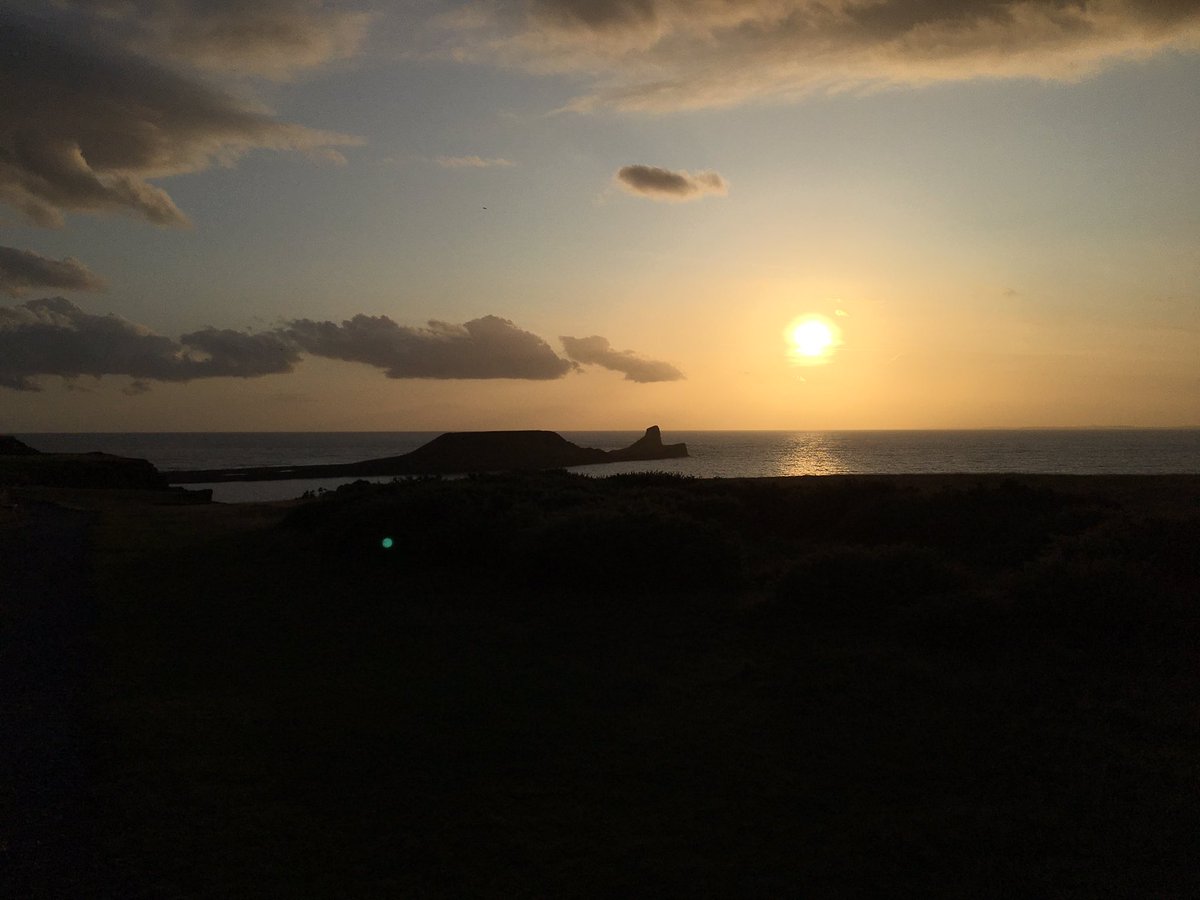 Matt_McM_'s tweet photo. Lovely short break in stunning South Wales so far with @KateMcMahon__ #anniversary #rhosilli #fourfallswalk https://t.co/WAaYLjRYIq