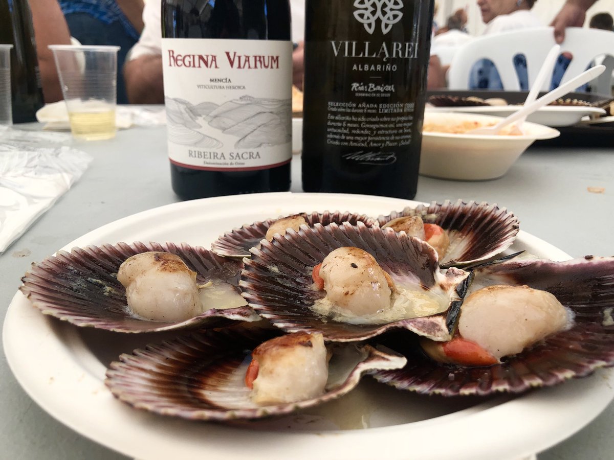 ¡Buen fin de semana a tod@s! 

Si todavía no tenéis plan para este finde, estas volandeiras XXL os esperan en la #festadomariscovigo2019 #festadomariscovigo con un buen <a href="/BDReginaViarum/">Bodega Regina Viarum</a> y <a href="/PazoVillarei/">Bodega Pazo Villarei</a> 

<a href="/Vigomarvigo/">Vigomar, Festa do Marisco de Vigo</a> <a href="/zonafrancavigo/">Zona Franca Vigo</a> <a href="/PuertoDeVigo/">Puerto de Vigo</a> <a href="/SESEIXA/">Seseixa</a> @Marcovolador1 <a href="/loroma61/">Loli</a>