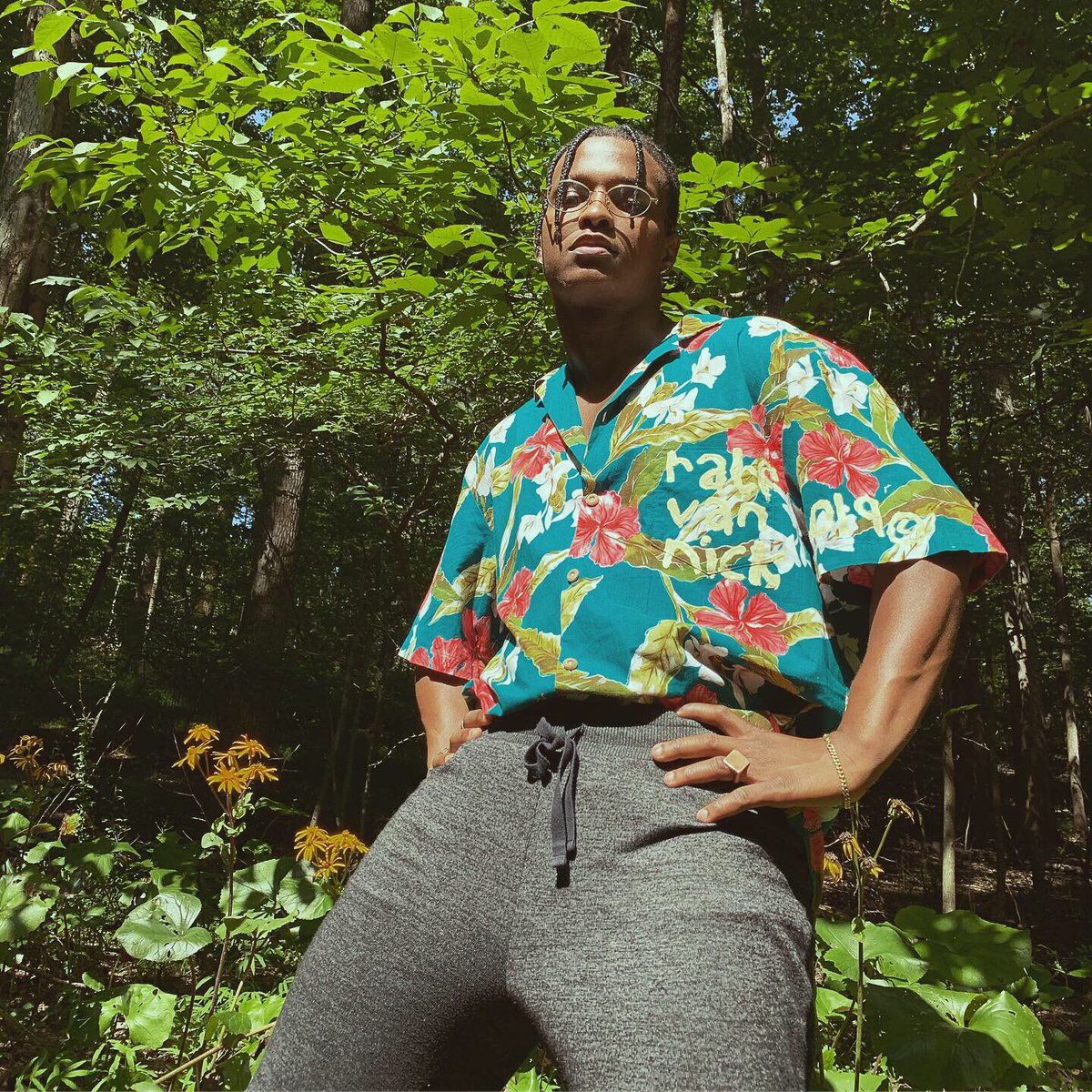 FMswia's tweet photo. Shirts Designed by Ralf-Van-Nick 
-
-
Sept 19, 2019 🤫 https://t.co/NVOoeo2gTw