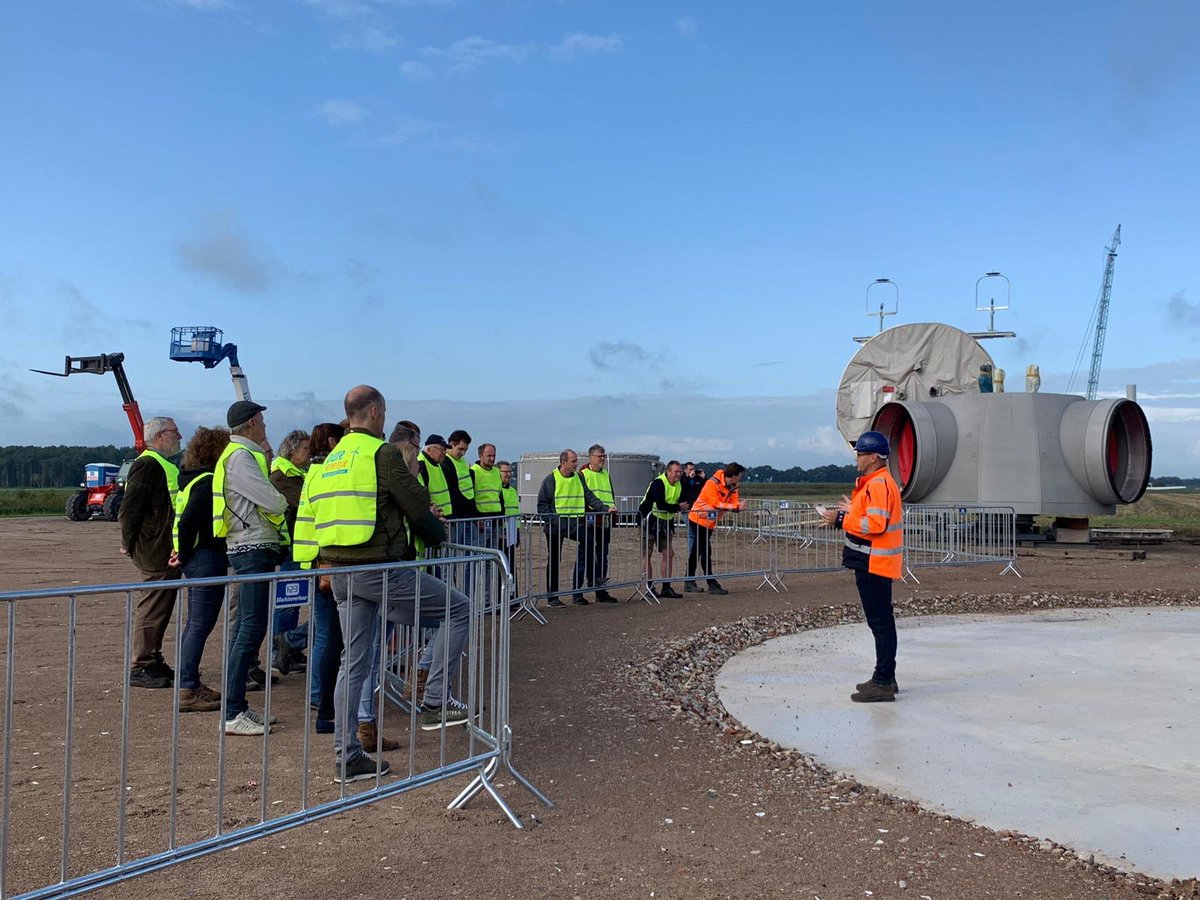 Vandaag is de open dag van Windpark De Veenwieken. 👀 Er worden rondleidingen gegeven door het windpark in aanbouw. 🙃 Via de officiële website van De Veenwieken kon je je aanmelden om hierbij aanwezig te zijn. ✅ Na 2 dagen waren alle 154 plekken al volgeboekt! 😮 #OpenDag