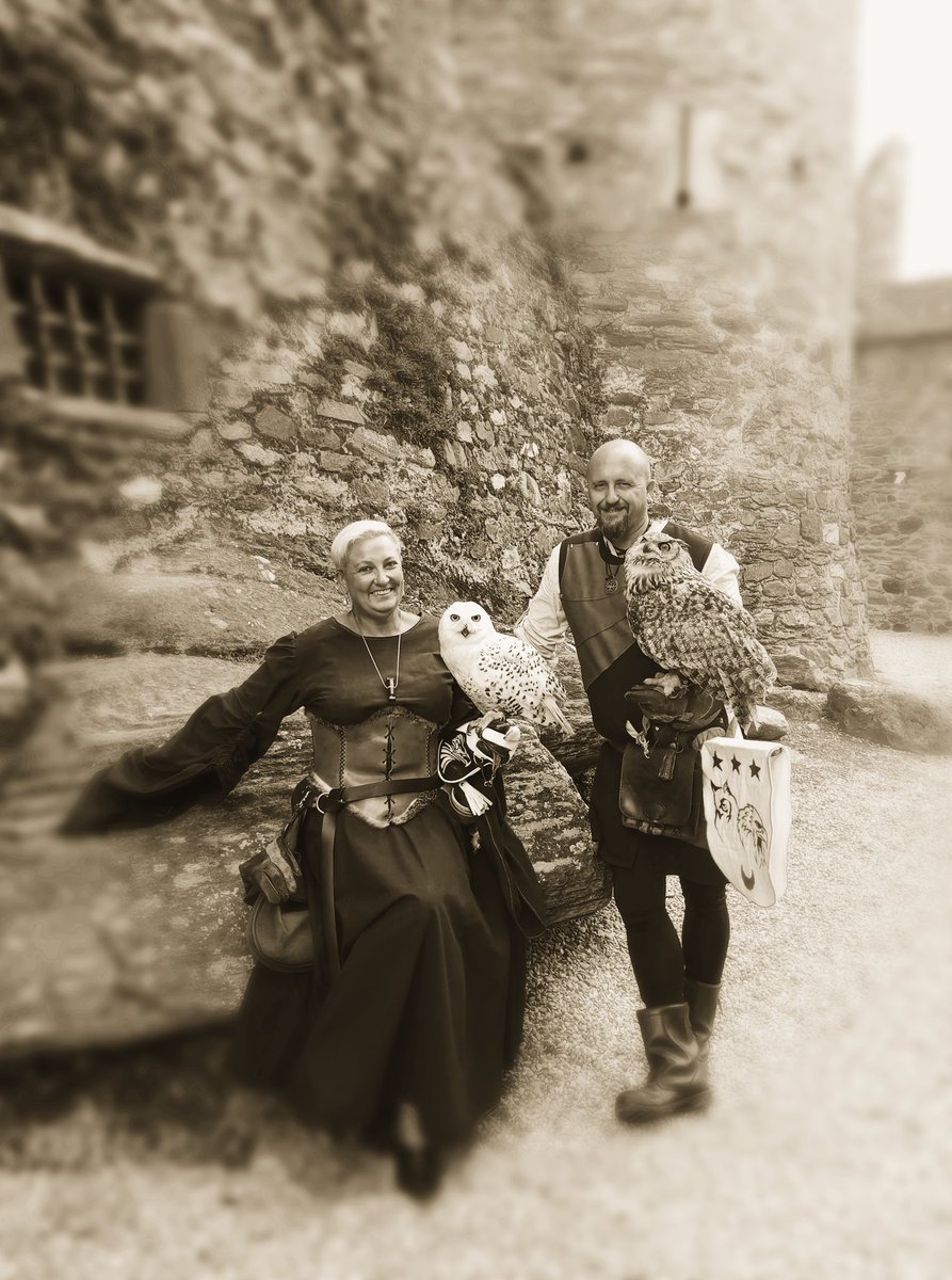 triskalwizards's tweet photo. La ns Boss e il Vikingo #divertimento #naturalove #vda #lovevda #falconeria #messaggerialati #maya #poianadiharris #lumi #gufodellenevi #holzo #falcopellegrino #eragon #assiolotropicale #gotrom #barbagianni #nyx #guforealeeuropeo #volo #altovolo #valledaosta #aymavilles https://t.co/fasSK9cK77