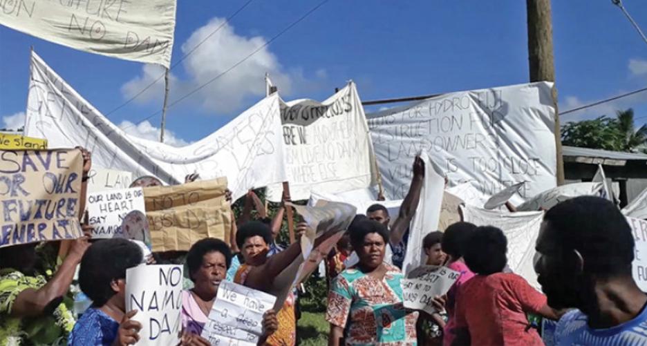 BHRCmedia's tweet photo. In case you missed it: Namosi villagers protest against inadequate #PriorConsultation concerning HydroFiji's dam project. Read the story here 👉 https://t.co/mfjwqk0edF | #IndigenousRights #Fiji https://t.co/um2L7ed7jg