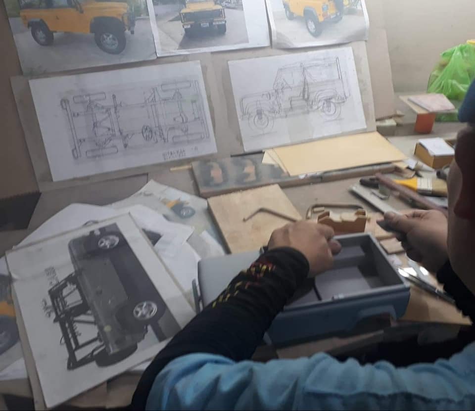 modelworkdirect's tweet image. Master Artisan Robert from Modelworks Adding Trim details to this handmade NAS Landrover Defender Custom Model. Photos, blueprints and Drawings to create this highly collectible car.  #LandroverDefenderModel  #CustomCarModel