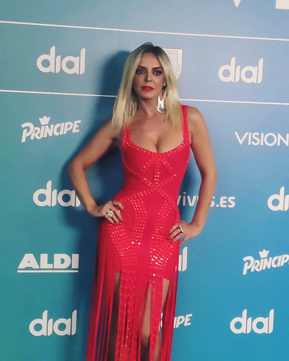 MercheOficial's tweet photo. Anoche #ViveDial ❤️❤️❤️ @Cadena_Dial @WiZinkCenter #ViveDialDivinity #LoQueMeDeLaGana #directo #Respeto #Igualdad #Libertad #tolerancia https://t.co/Md7mbCPYWe