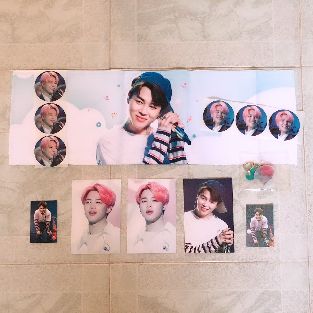 #jjimlietupdates 

Buyers who bought blue bubble slogan kit by <a href="/MINANGEL1013/">MINANGEL👼🏻</a> it’s here already!! Thank you 님~ ☺️ jimin is so cute here 🥰