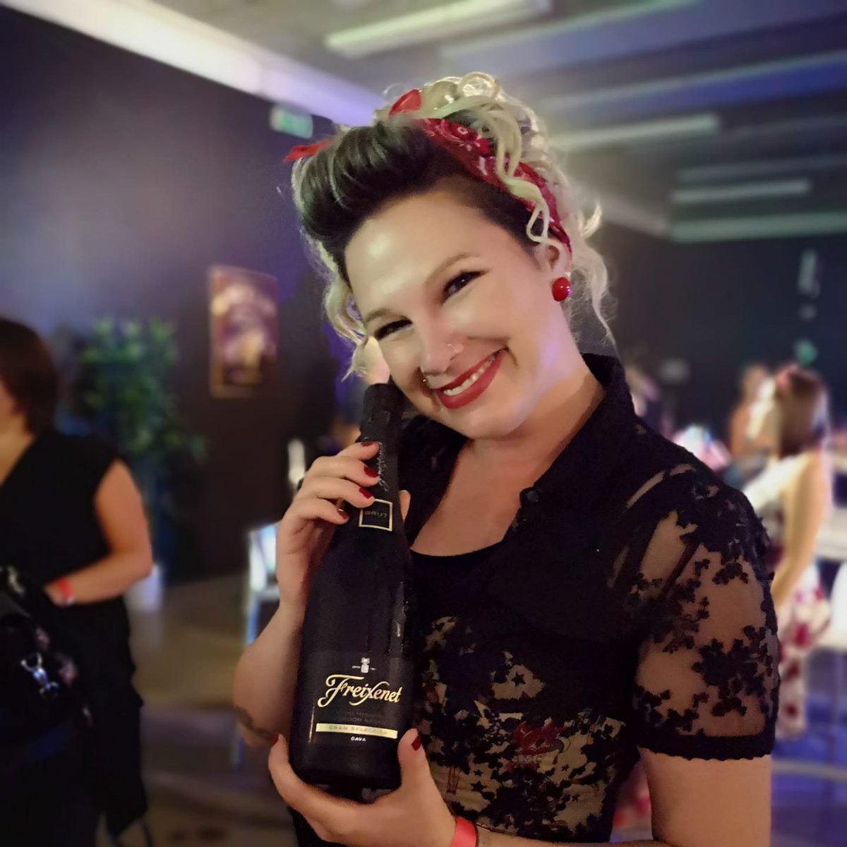WITichtegem's tweet photo. Superleuke sfeer op de 'Rockabilly Party' van Best Pittig #Ichtegem gisteren avond. 😍👠🎸💥❤️ #eernegem #bekegem https://t.co/LoxlOwQz8c