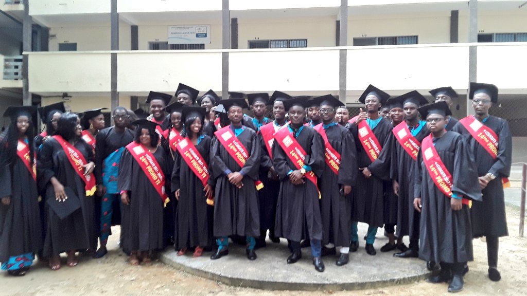 iucdouala's tweet photo. 👨‍🎓Cérémonie de remise de diplôme de la 14éme promotion de la filière TI (Technologie de l'Informatique) au campus IUC de Logbessou - Douala .
#GraduationCeremony2019 #Remisediplôme https://t.co/0KPfSCZ6HM