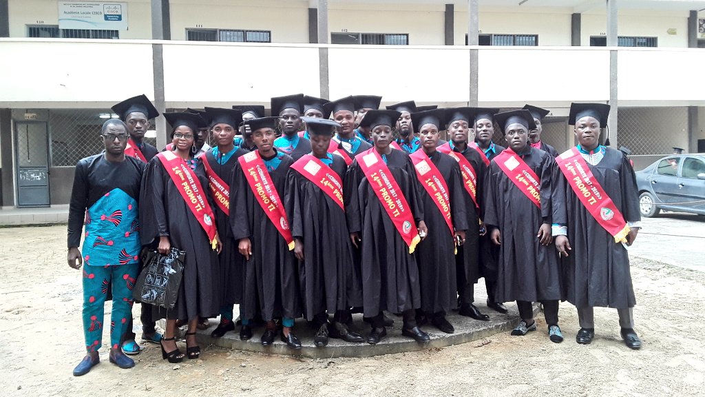 iucdouala's tweet photo. 👨‍🎓Cérémonie de remise de diplôme de la 14éme promotion de la filière TI (Technologie de l'Informatique) au campus IUC de Logbessou - Douala .
#GraduationCeremony2019 #Remisediplôme https://t.co/0KPfSCZ6HM