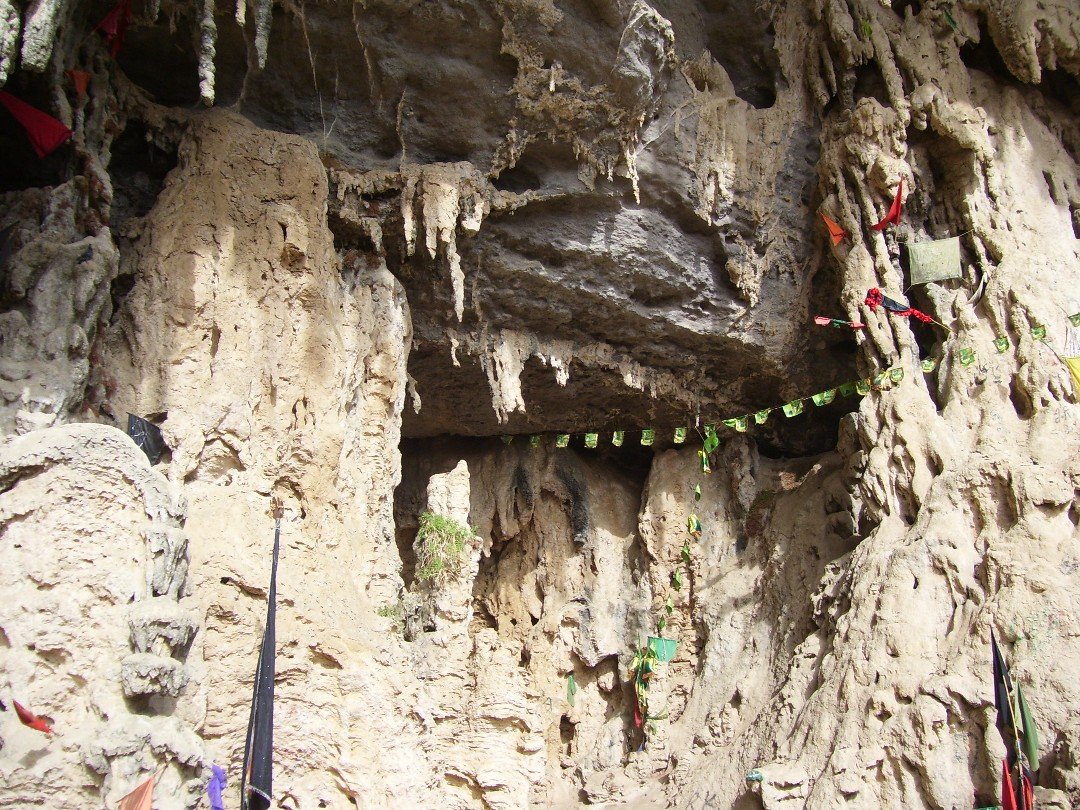 HullioSikandar's tweet photo. This is #Lahoot - a cave 110 kms from #Karachi to north in #Balochistan. It is one of least known; best kept secrets of #Pakistan. The devotees - #Lahooti visit it by foot every year. Many legendary and sacred stories make it more mythical to explore from its origins till todate. https://t.co/uQLTh58SFy