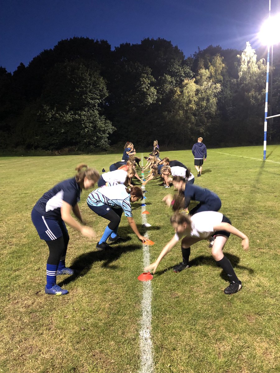 MRUFCGirls's tweet photo. 25 girls from #MRUFCUnder15s at Friday night training. Looking good for our 1st game of the season @newarkrufc  #ReadySteadyGo #GirlsRugby #RugbyFamily https://t.co/w9IQNYIqlk