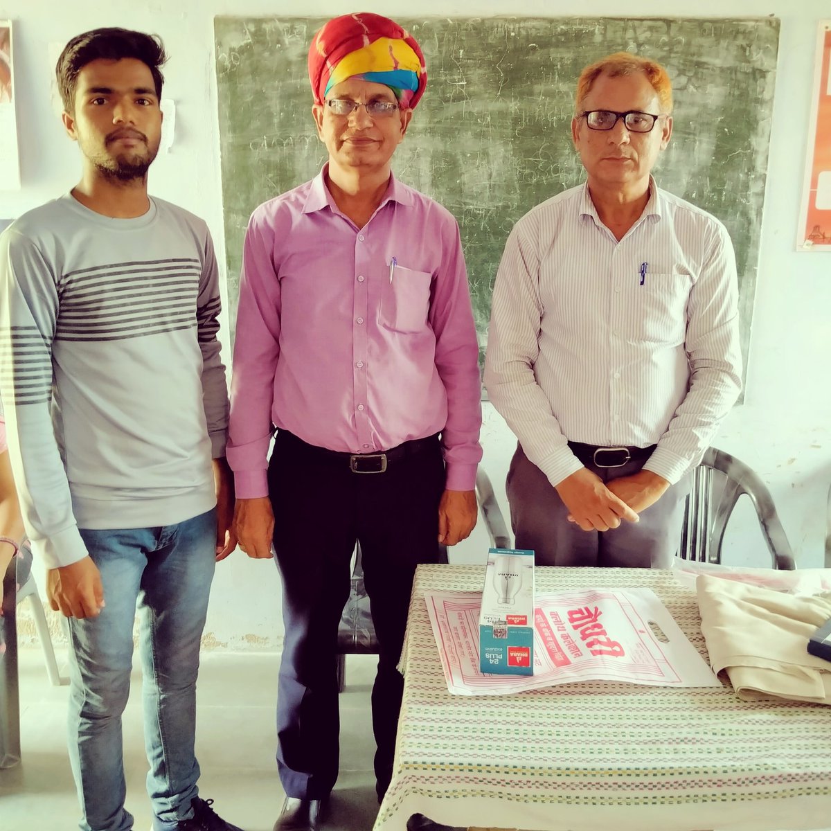 Manoj_kudan's tweet photo. Our Sir #Hari_G_Meel #Farwall Party https://t.co/3kYlYOvvbm