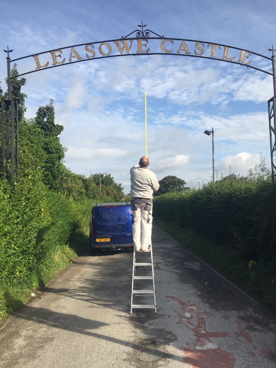 1 week ago🤦‍♂️ how did we get <a href="/MilesKaneMusic/">Miles Kane</a> tour bus through this gate haha

We had a ball <a href="/LeasoweCastle/">Leasowe Castle</a> with all the bands, we hope you guys did aswell x