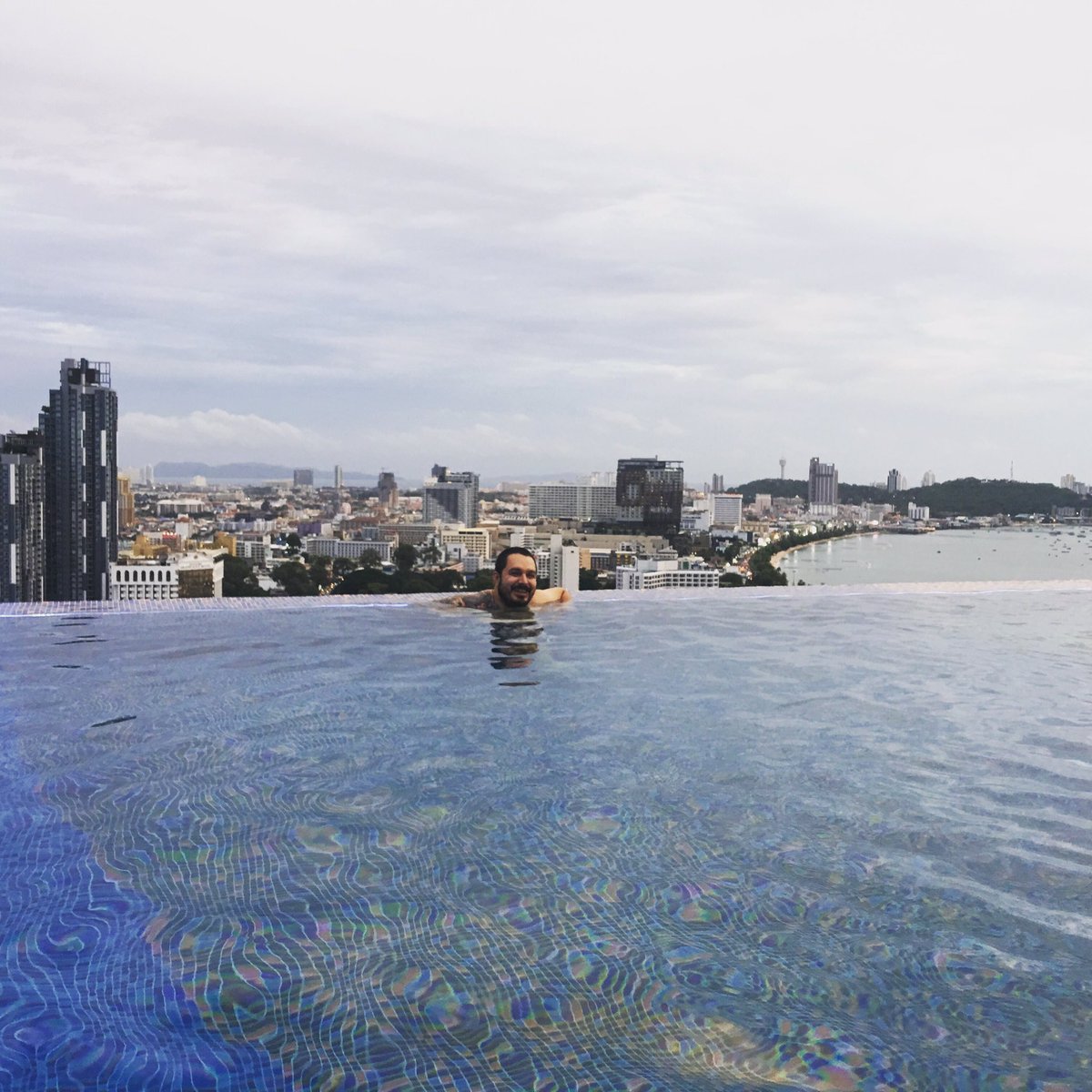 grkmgenc's tweet photo. Şöyle güzel bi foto çekte profil fotosu yapam 😎
.
#negezdimbe #gezi #travel #tatil #holiday #gg #fun #tbt #thailand #summer #sun #hot #sunny #color #beautiful https://t.co/xLxHGAlrPR