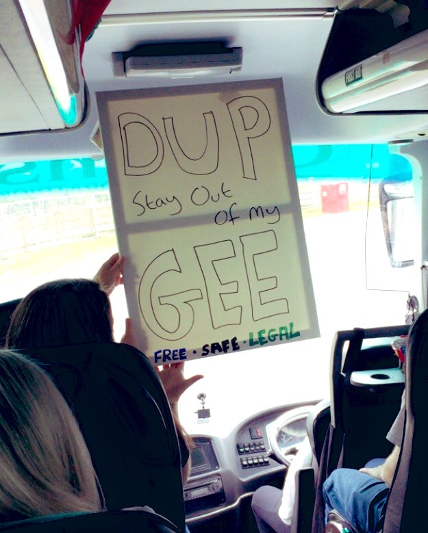 The slogan game is strong among the Limerick / Tipp contingent on the way up to Belfast to join the #RallyForChoice. Some craic on this bus! “DUP, STAY OUT OF MY GEE!” See y’all soon ❤️ #TheNorthIsNow @freesafelegal @REPEAL_LK @TipperaryForYes #AbortionRightsNI @RallyforChoice