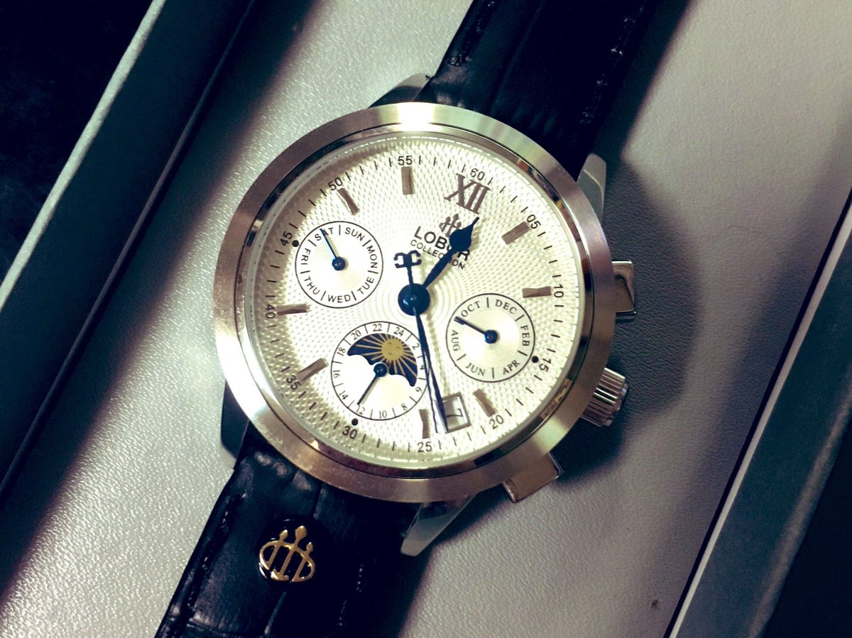「LOBOR(@LoborJapan)さまから素敵な時計を頂きました!

時間によ」|TSCR🔥🔥のイラスト