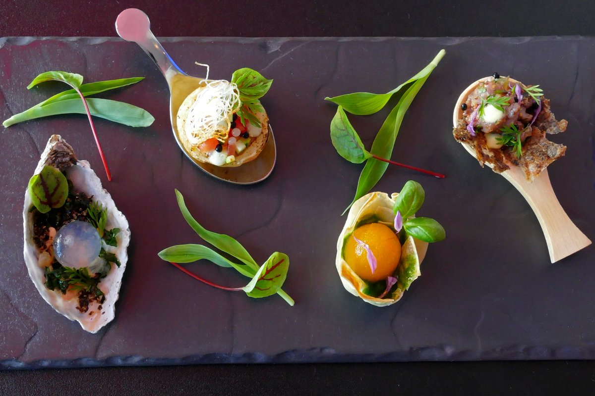 StreetSmartSA's tweet photo. Today we give a shoutout to @showcookcom & their Distell Inter Hotel Challenge initiative, established to create & sustain a strong national base of Hospitality personnel. They also raise much needed funds for StreetSmartSA, THANK YOU! #DistellInterHotelChallenge #GiveResponsibly https://t.co/4TO6ufSh3P