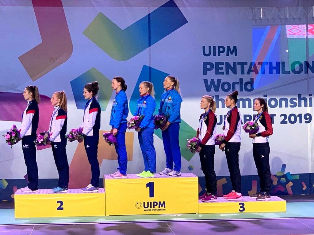 Amazing to end the season with another team medal 🥈happy to finish in 9th place after a really disappointing fence lying in 31st over night. Huge congratulations to <a href="/KateFrench3/">Kate French</a> for her 🥉! Big thanks to the whole @PentathlonGB team and the <a href="/TNLUK/">The National Lottery</a> 🇬🇧
