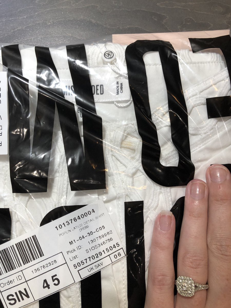 Lisamarieweir's tweet photo. @Missguided_help hi, just received my order. The dress has makeup all over the collar? https://t.co/r5VYIOnbXD