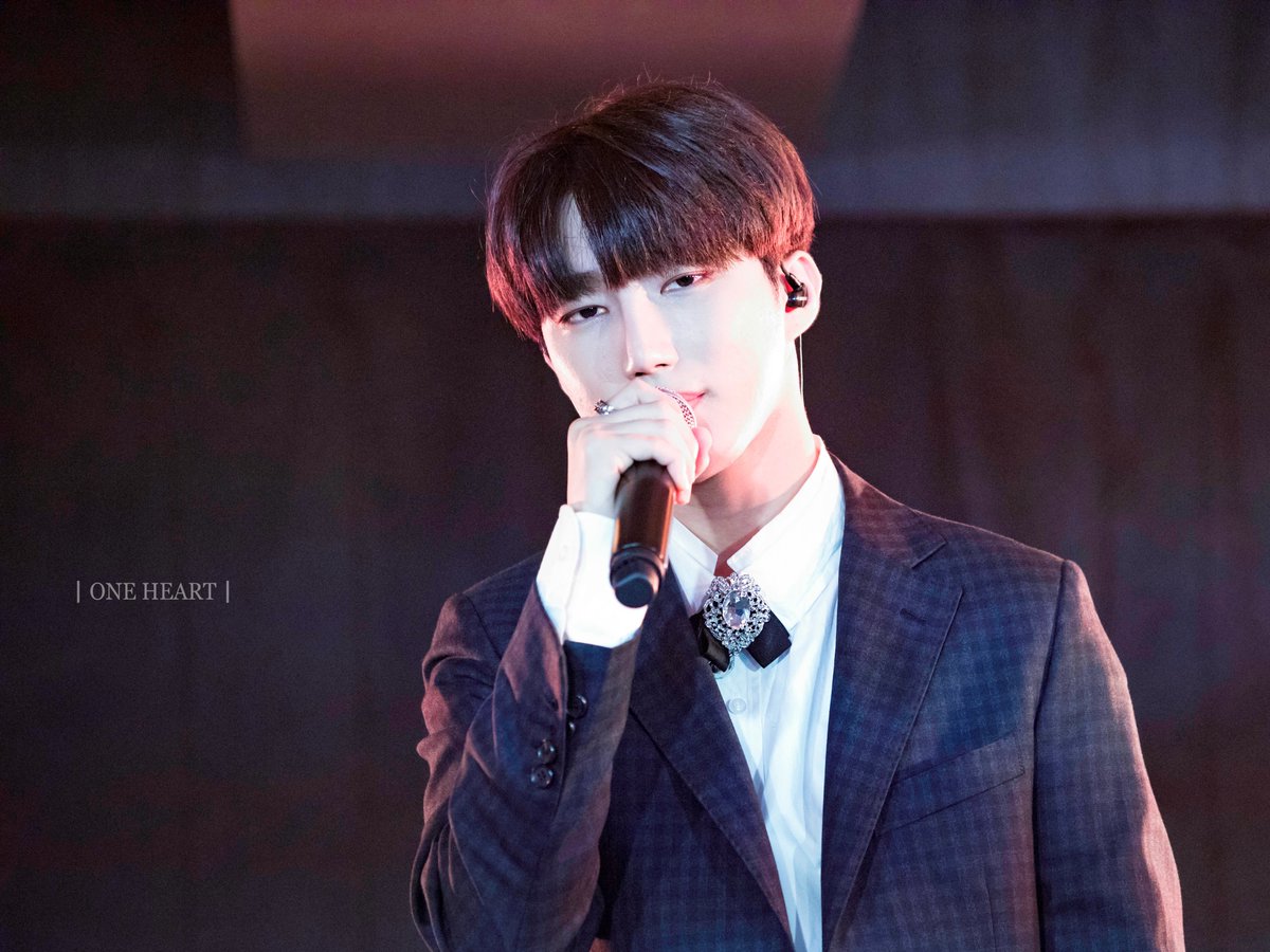 Oneforyou96's tweet photo. 190906 은재 solo fanmeeting 
1部

@bi_gyul
@GyulJp
@gwakeunjae96
 
 #ウンジェ #은재 https://t.co/RUr357BUQf