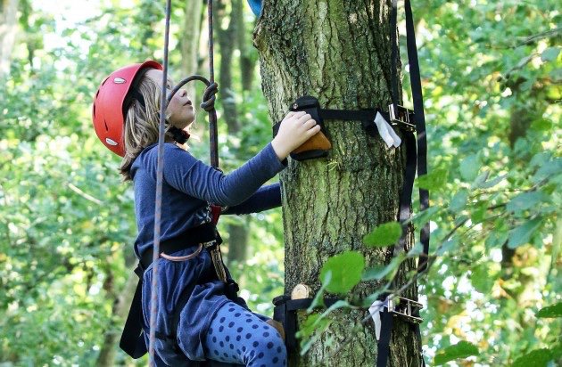 Ook Monkey klimmen zal weer een van de hoogtepunten worden tijdens MOOOISTE op Buitenplaats Leyduin. Kom je ook? Vermaak je dan met heel veel activiteiten voor kinderen en volwassenen op 29 september.  landschapnoordholland.nl/moooiste