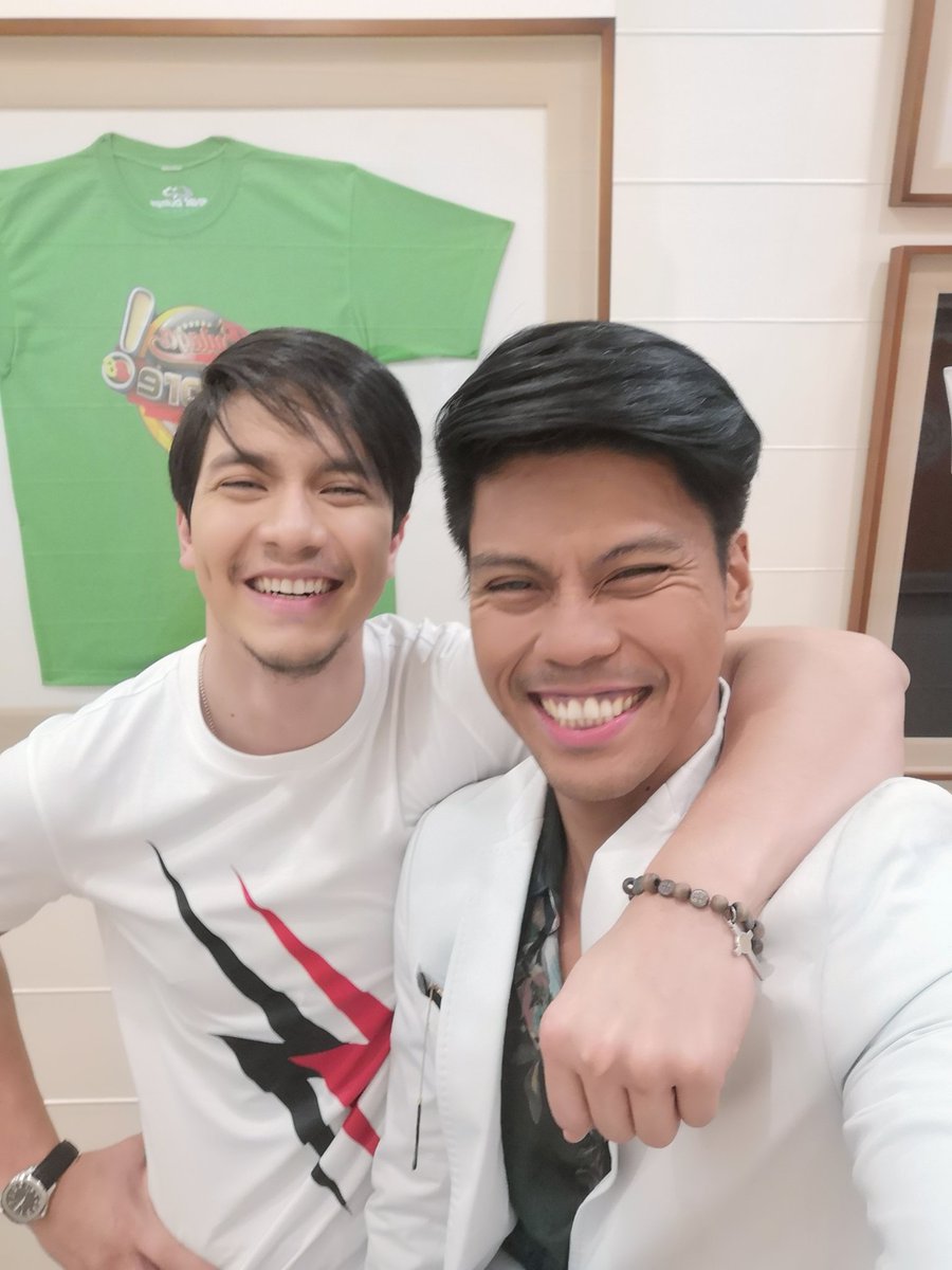Di naman kaya mag seryoso. 😂 <a href="/aldenrichards02/">Alden Richards</a>