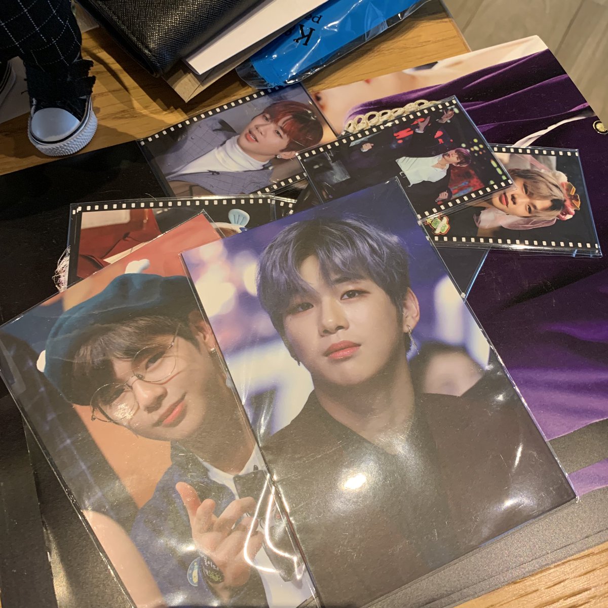 Reminiscence_ON's tweet photo. แจกเทรดดิ้งการ์ด,โปสการ์ด,โปสเตอร์คุณแดนที่ starbucks ตรงฮอล์ 102 ค่ะ มารับกันเยอะๆ นะคะ 💕 #KangDanielColorOnMeinBKK
#kangdaniel1stFanmeetinginBKK https://t.co/zIzi9EaVuJ