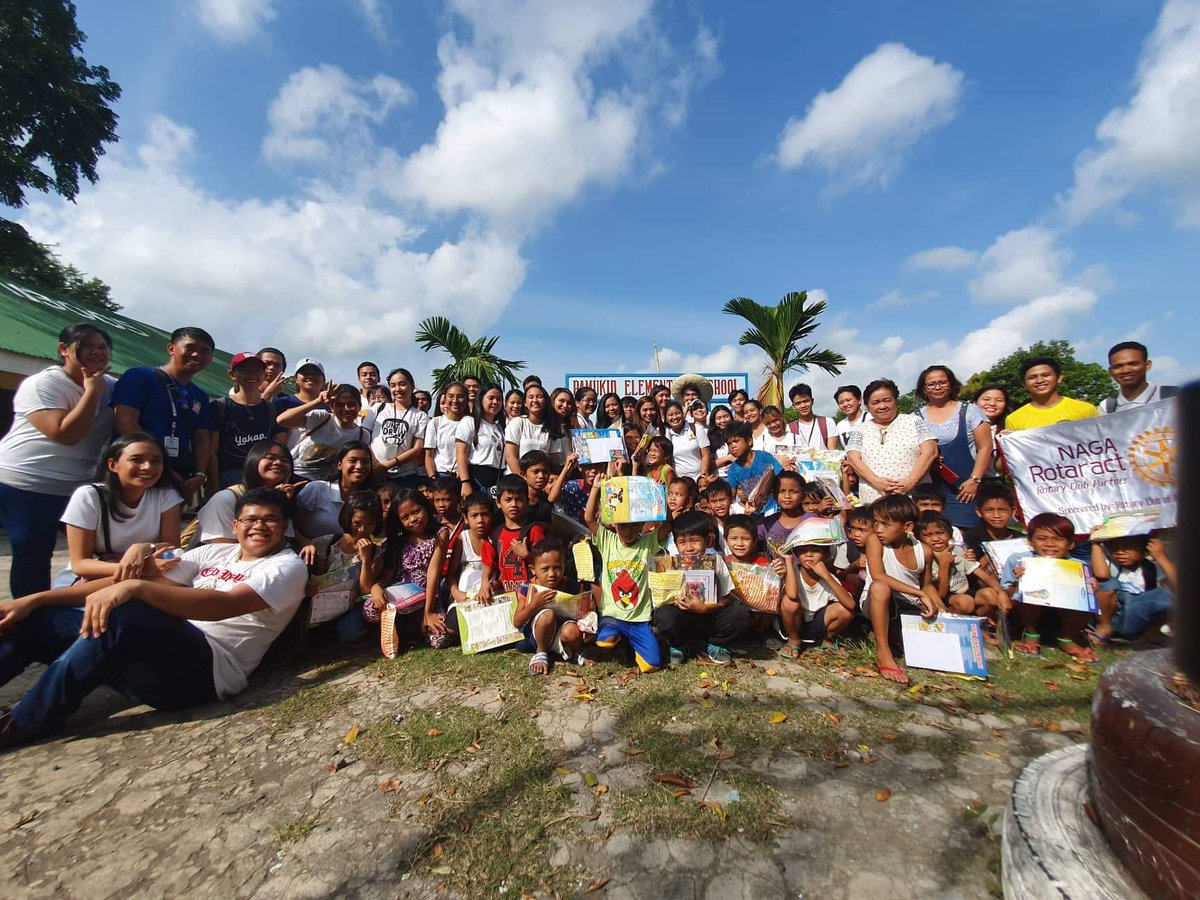 melancholist101's tweet photo. My 2nd fave block β‘ (1st is GC21 ofcourse hahaha) I love how random we all are and yet we unite.
Cheers to an awesome and successful Outreach! π₯π
N16 NSTP with our amazing adviser Sir joems. β
#TeamLogis #FoodComm #N16 https://t.co/LtQQ62lstT