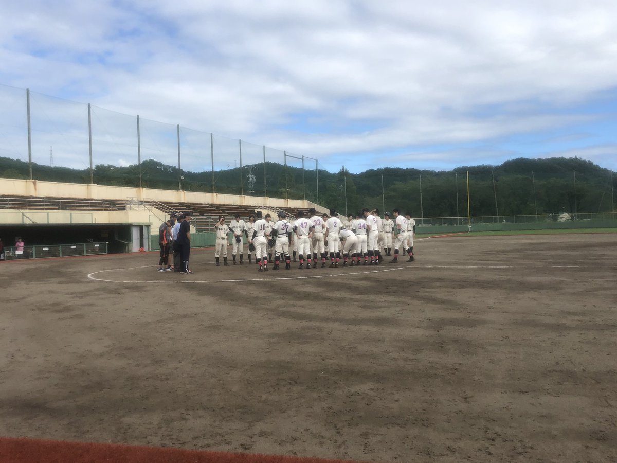 秋季リーグ戦：9月7日 @天竜球場

浜松医大 000 000 000 計0 H4 E5
日大国際 000 100  00× 計1 H5 E0

大澤ー山岸

【二塁打】並木

ノーエラーで1点を守りきった試合でした！ピッチャーの大澤は9奪三振！
3番並木はライトへのフェンス直撃の二塁打！明日はチャンスでつないでたくさん点数取りましょう