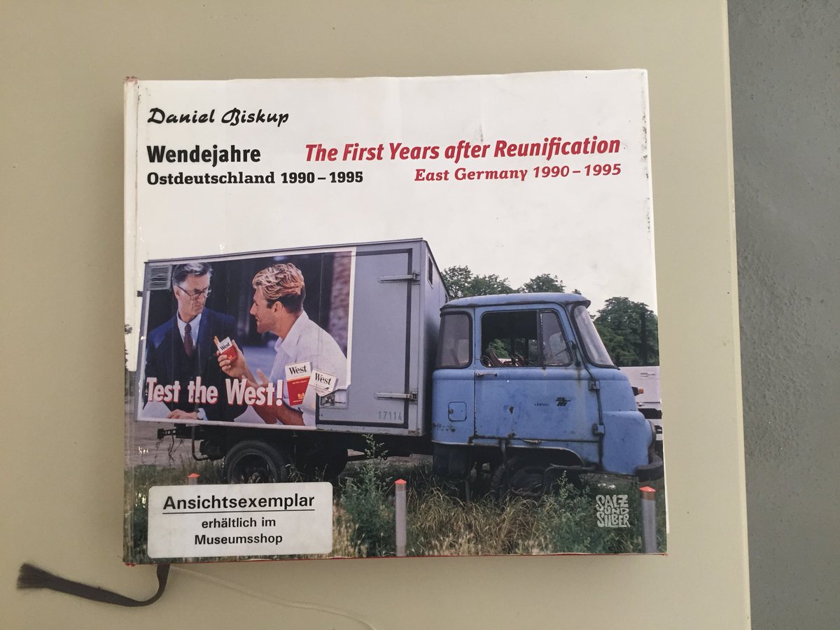 MarkGrijsbach's tweet photo. In 1984 met de Academie voor de Journalistiek naar Oost en West-Berlijn. Een onvergetelijke ervaring. Recent nog de expositie Nach dem Mauerfall in Museum in der Kulturbrauerei bezocht & expositie van fotograaf #danielbiskup Nog altijd indrukwekkend. https://t.co/aGeGRegCN5