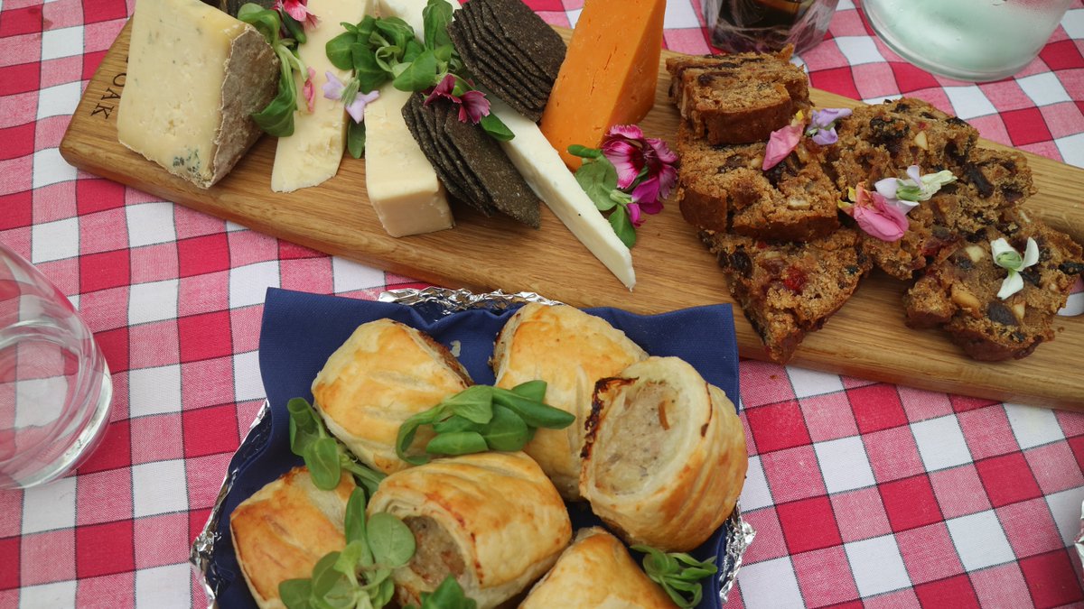 CharnwoodBC's tweet photo. It’s the start of @edible_Forest today! There’s a jam-packed programme of tasty food and drink events. Book on here: https://t.co/G0IGUs9TOH https://t.co/VfZjtn8n06