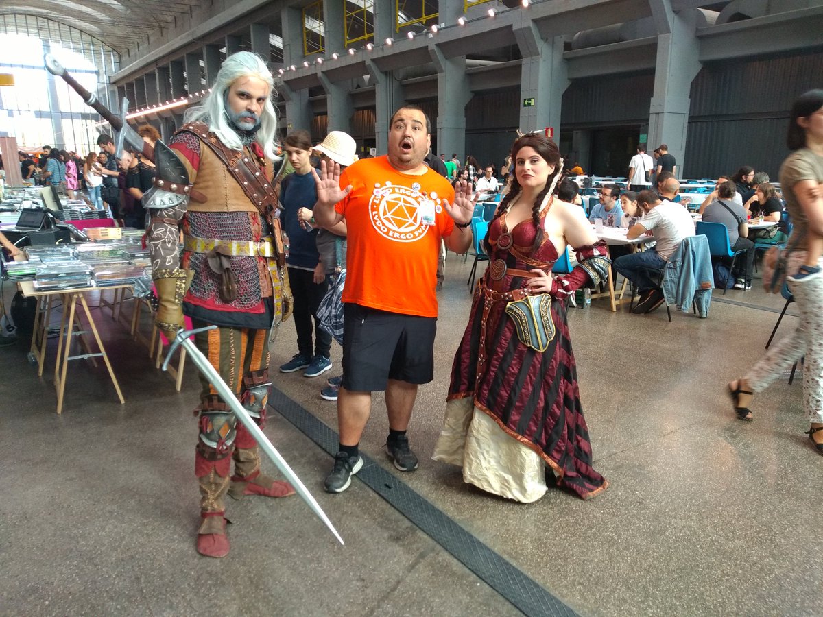 masterdeunpj's tweet photo. ¡¡Me acaban de pillar Geralt y Philippa!!
Venid a ver a @ManlimaCosplay al stand de @holocubierta en estas #LES19 #WitcherLES https://t.co/nql8QefqWB