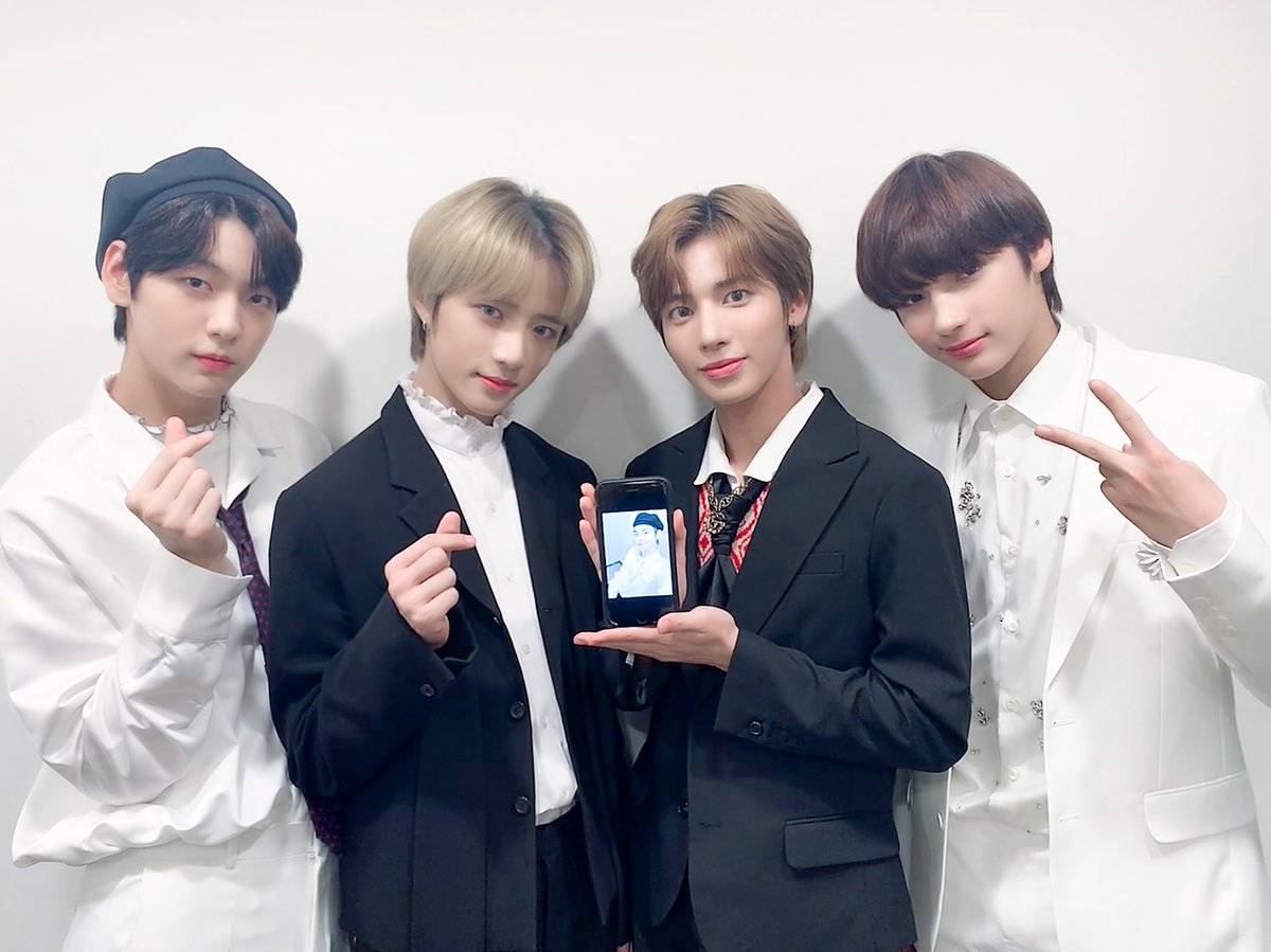 #TXT 東京ガールズコレクション2019A/Wでの初パフォーマンス💃 4人だったので寂しかったぁ~ でもMOAと会えて本当に嬉しかったです🥰 また会いましょう👋 
#TGC