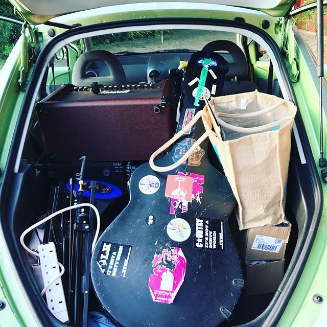 sadiejemmett's tweet photo. Well, that’s all folks - for now- my mini tour of the North is over. Amazing what you can fit in the back of a Beetle! #ontour #vwbeetles #headinghome #tourover #musicianslife #knackered https://t.co/5u4pomzxCK https://t.co/7458d7Wg1b