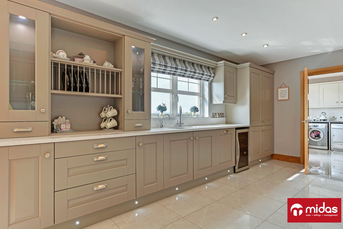 Midas Estate Agents tweet media