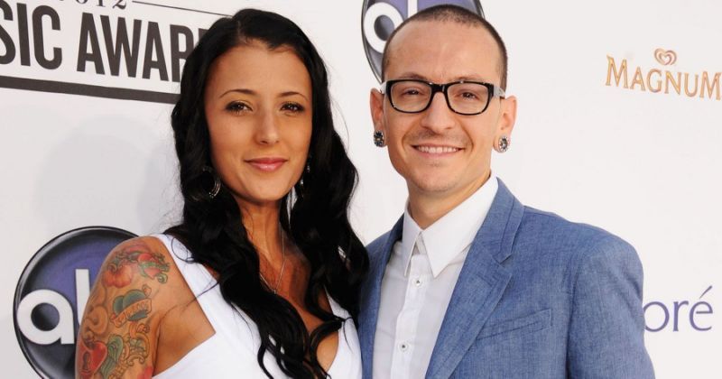 ToTrend2's tweet image. Chester Bennington’s widow Talinda drew in to fireman two years after Linkin Park star’s suicide totrend.online/chester-bennin…