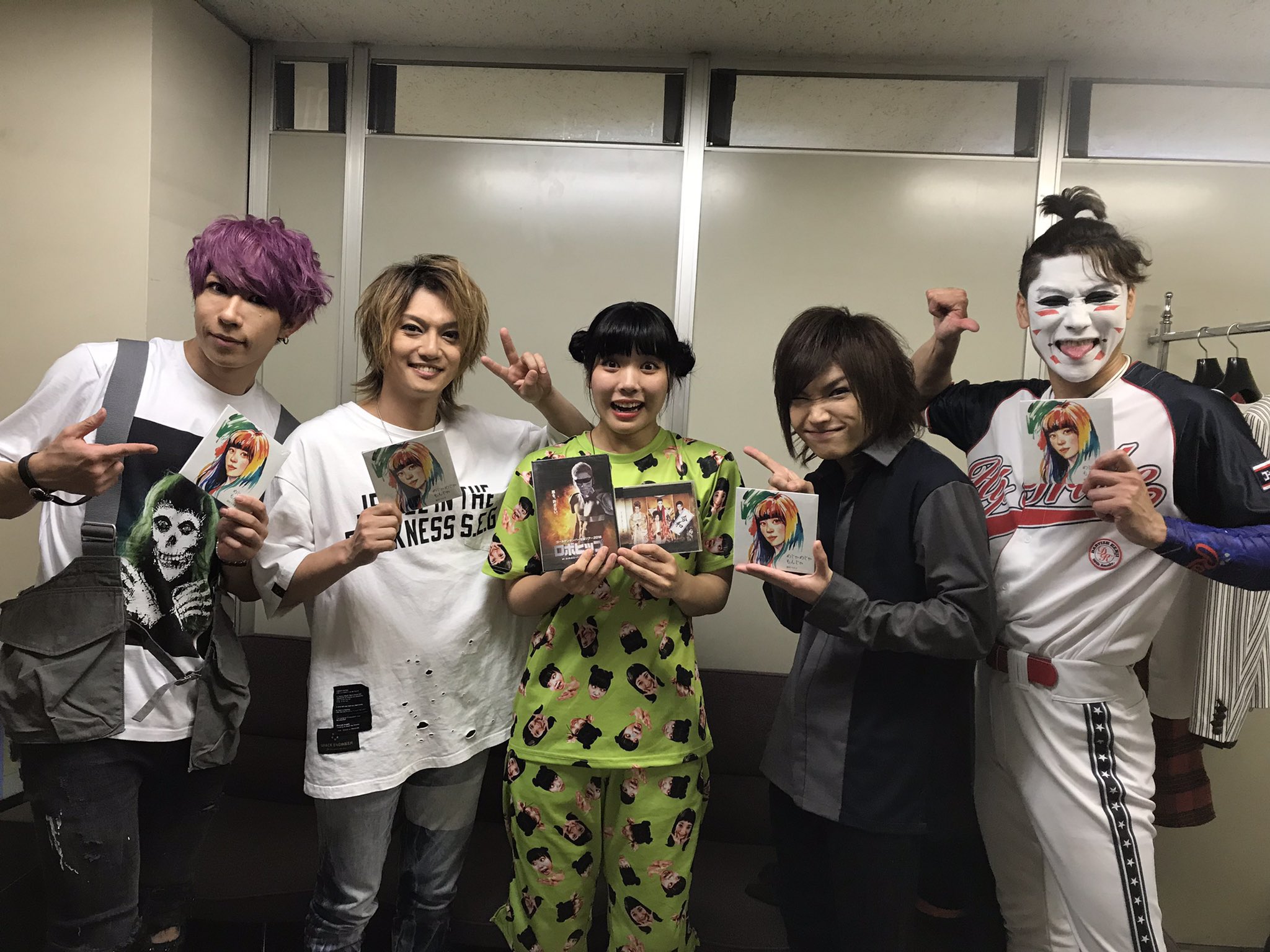 眉村ちあき Mayumurachiaki みんなへ みて 〆 4 5 5 9 々900 4 2 ゴールデンボンバーさん圧巻すぎてただニコニコがこぼれ落ちてしまった 溢れ出る楽しさと幸福感と気持ち良さでいっぱい 2年前の無礼も謝れて 眉村ちあき Mayumurachiaki みんなへ みて 〆 4 5 5 9 々900 4 2 ゴールデンボンバーさん圧巻すぎてただニコニコがこぼれ落ちてしまった 溢れ出る楽しさと幸福感と気持ち良さでいっぱい 2年前の無礼も謝れて